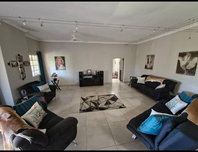 FARM FOR SALE IN MNANDI